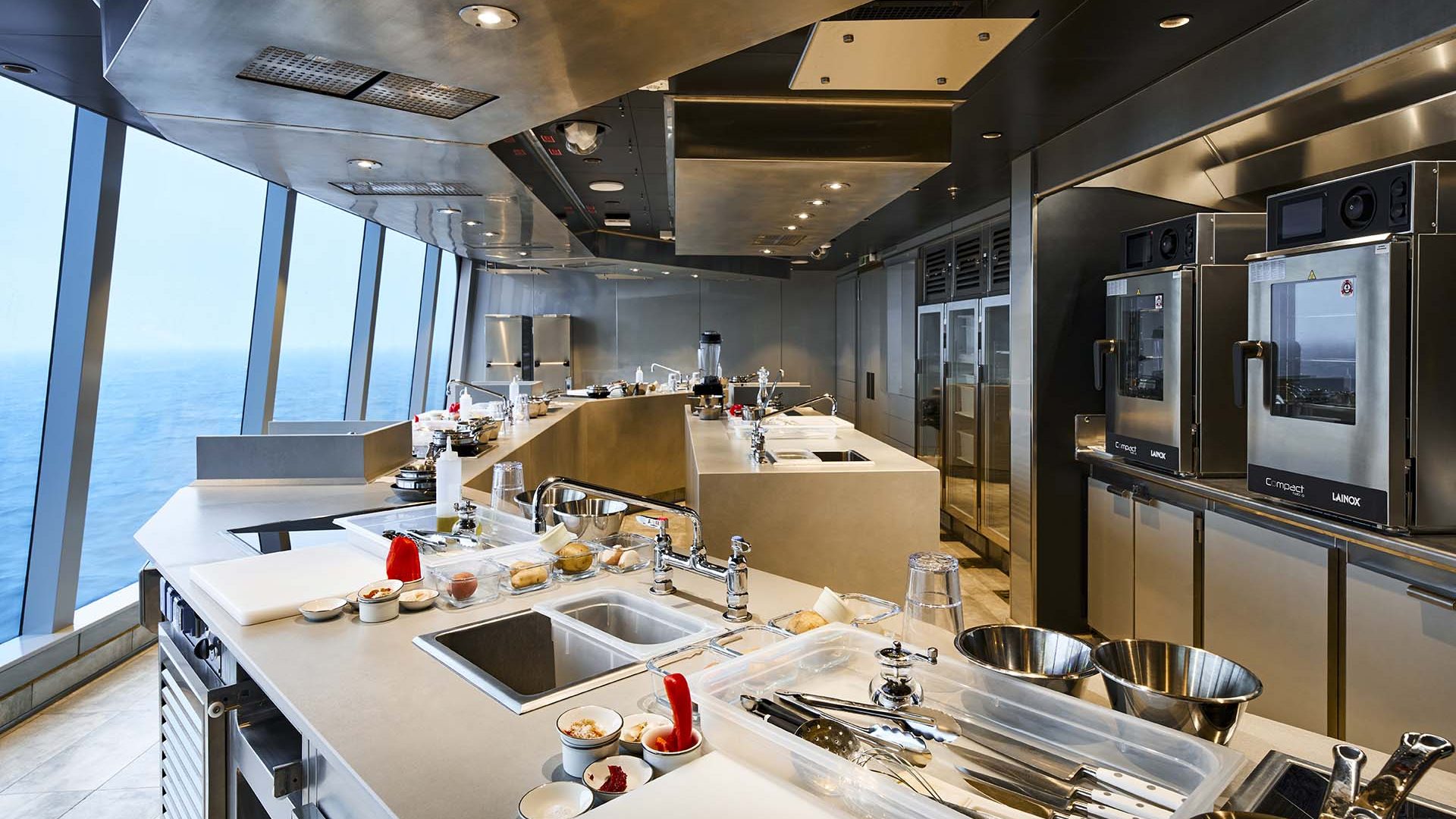 dining-chefs-kitchen-02